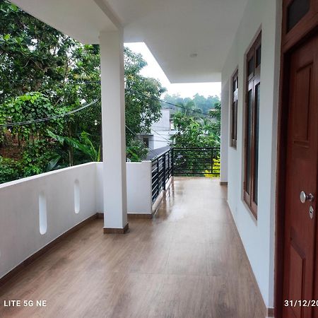 Villa Tanzanite Hikkaduwa Exterior photo