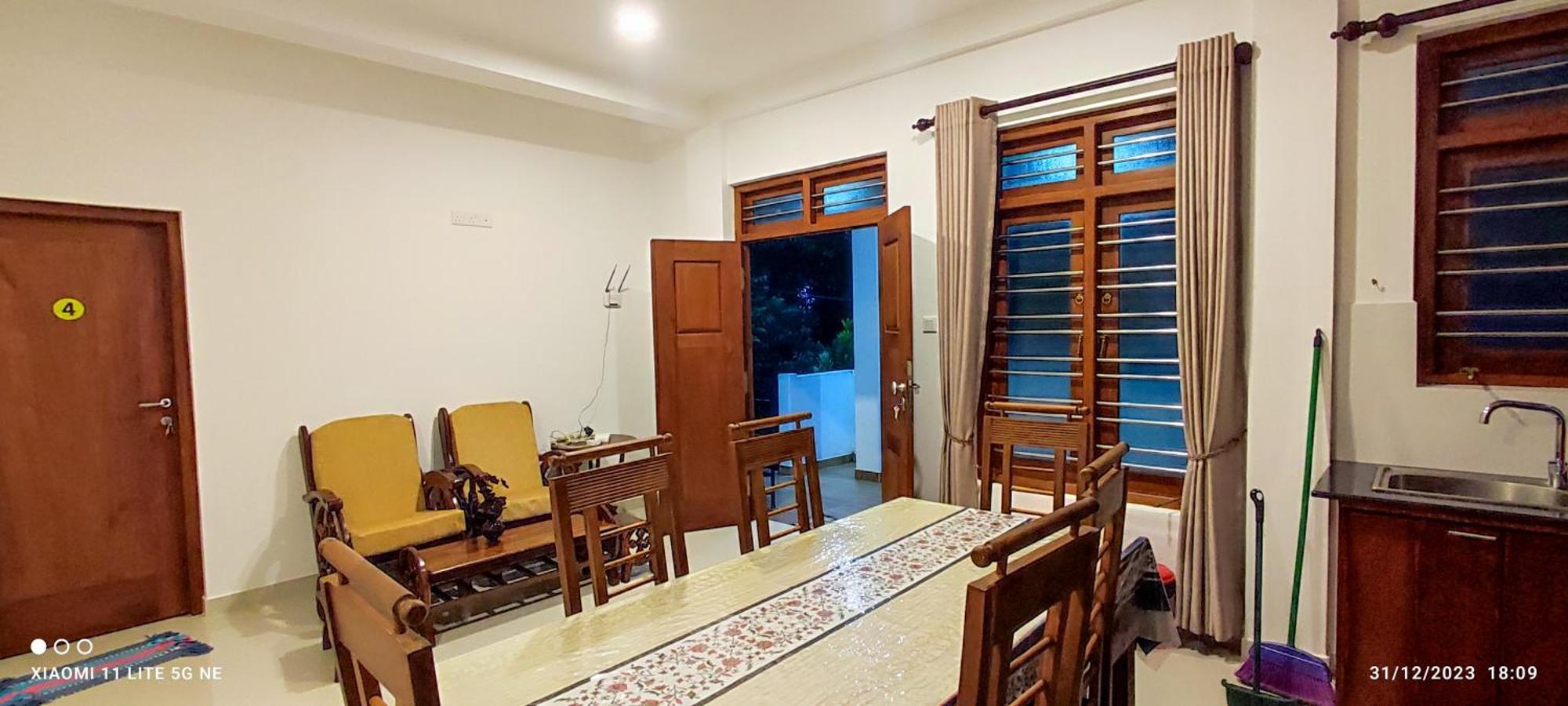 Villa Tanzanite Hikkaduwa Exterior photo