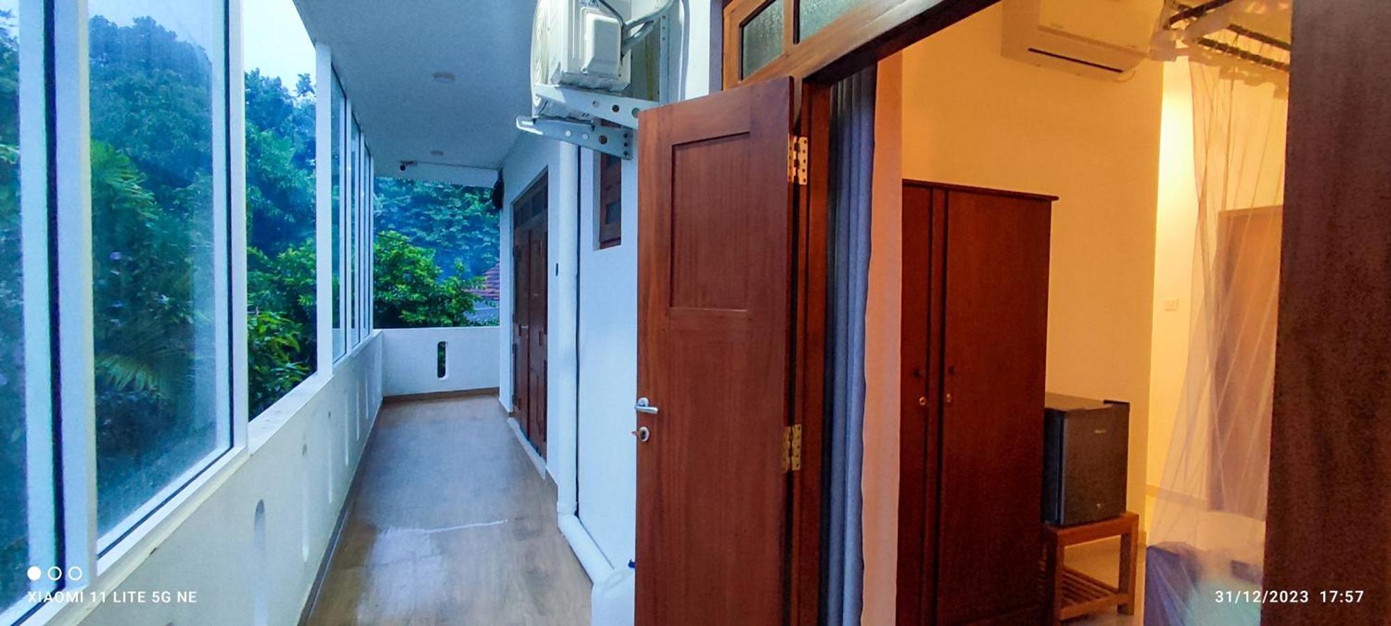 Villa Tanzanite Hikkaduwa Exterior photo